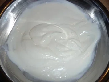 Quarkspeise mit Erdbeerpüree und "Knackdeckel" - Rezept - Bild Nr. 5