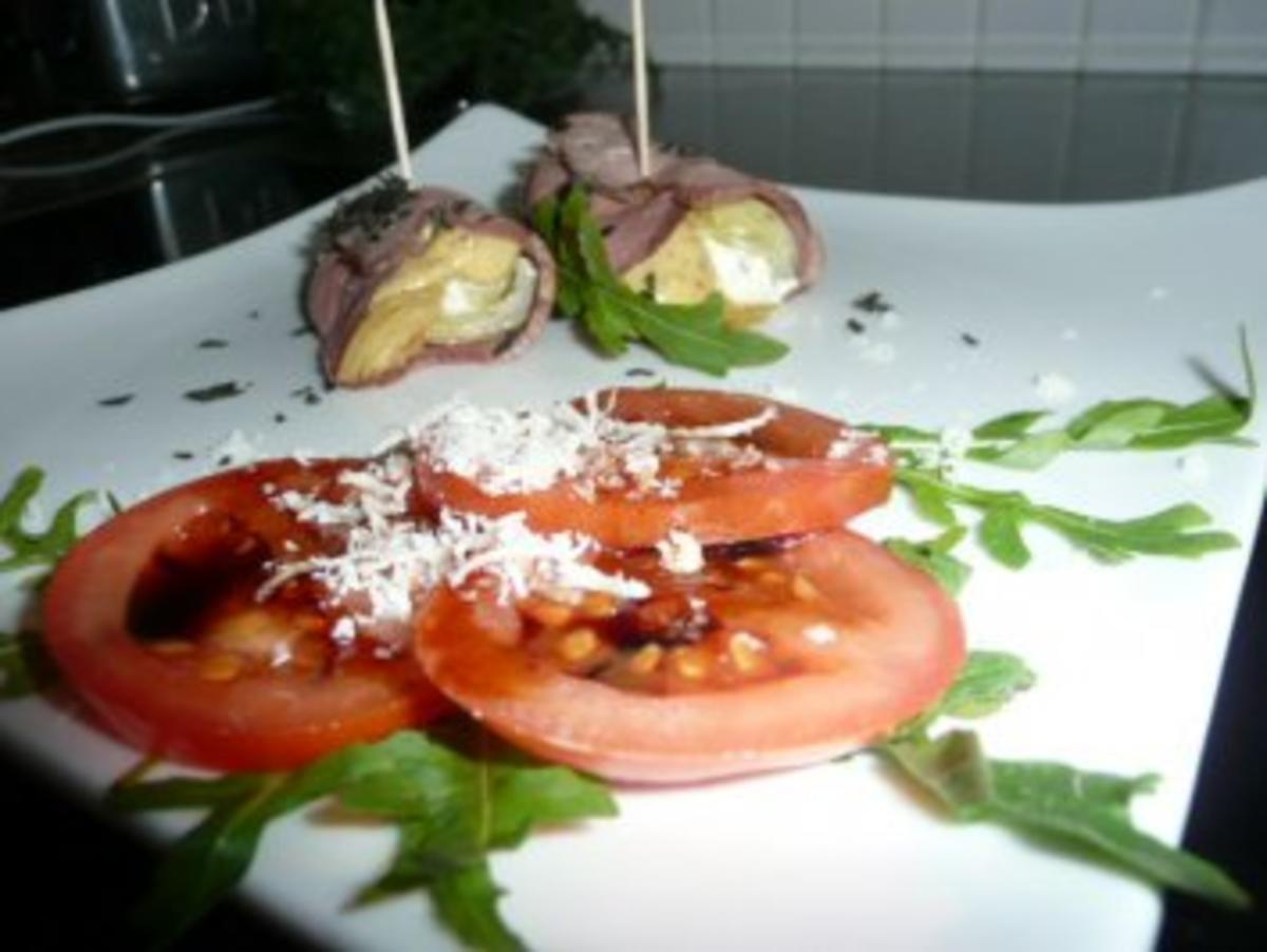 Bilder für VORSPEISE/Fleisch:Roastbeef-Involtini auf Tomaten-Carpaccio - Rezept