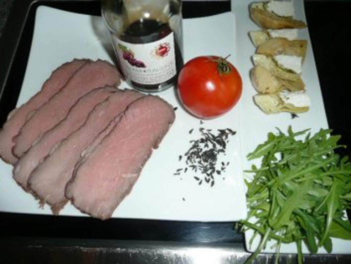 VORSPEISE/Fleisch:Roastbeef-Involtini auf Tomaten-Carpaccio - Rezept - Bild Nr. 2