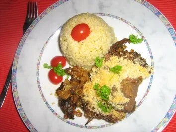 Lamm-Medaillions unter einer Steinpilzkruste an Bulgur - Rezept