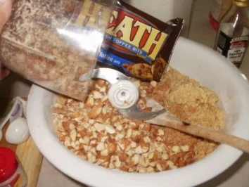 Rezept: Gebaeck - Texas Groesse Mandel Krunch Cookies - Die sind mit Voll Weizenmehl gebacken - gesund Bild Nr. 3 Gebaeck - Texas Groesse Mandel Krunch Cookies - Die sind mit Voll Weizenmehl gebacken - gesund - Rezept - Bild Nr. 3