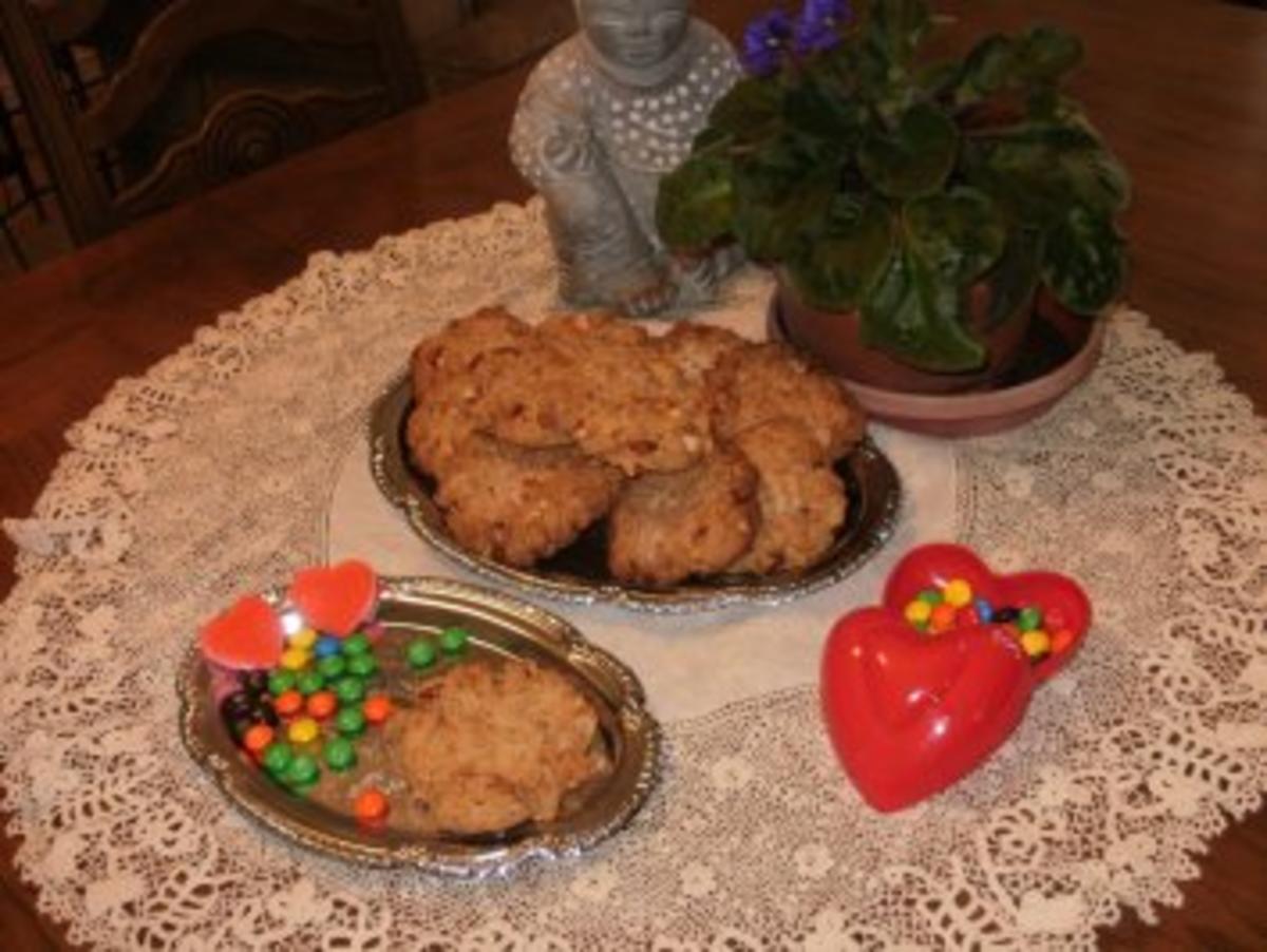 Bilder für Gebaeck - Texas Groesse Mandel Krunch Cookies - Die sind mit Voll Weizenmehl gebacken - gesund - Rezept