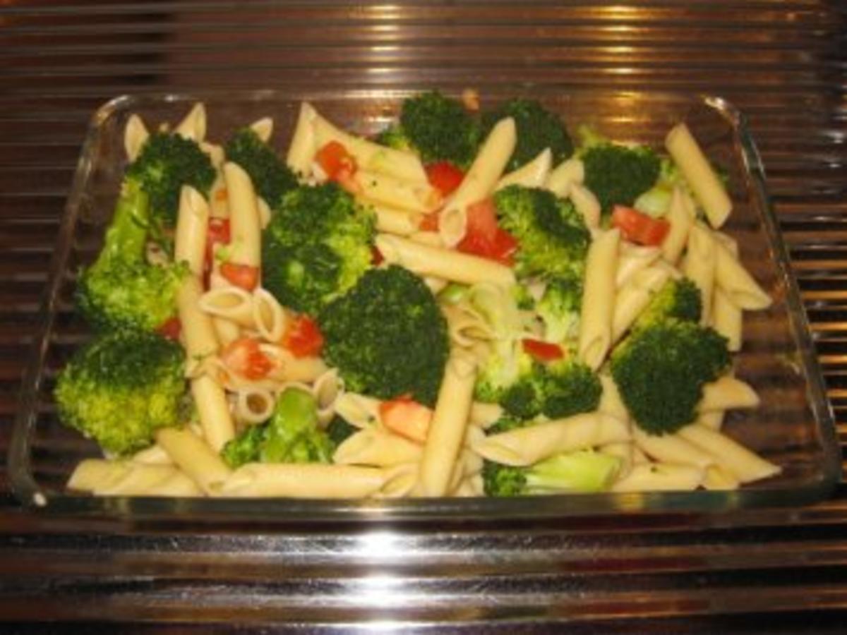 Broccoli Tomaten Nudel Auflauf - einfach - von rosinenschneckele