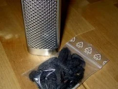 Tonkabohnen-Quark-Mousse mit marinierten Sharon-Früchten - Rezept - Bild Nr. 2