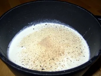 Tonkabohnen-Quark-Mousse mit marinierten Sharon-Früchten - Rezept - Bild Nr. 3