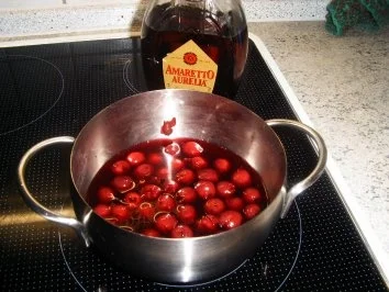 Rezept: Kirsch-Amaretto-Törtchen Bild Nr. 4 Kirsch-Amaretto-Törtchen - Rezept - Bild Nr. 4