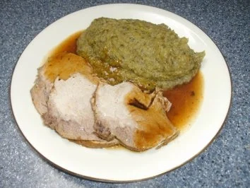 Hausmannskost: Schweinebraten mit Wirsing..zuerst zeige ich euch, wie ich mein Fleisch mache.... - Rezept