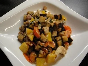 Rezept: Auberginensalat lauwarm Bild Nr. 2 Auberginensalat lauwarm - Rezept - Bild Nr. 2