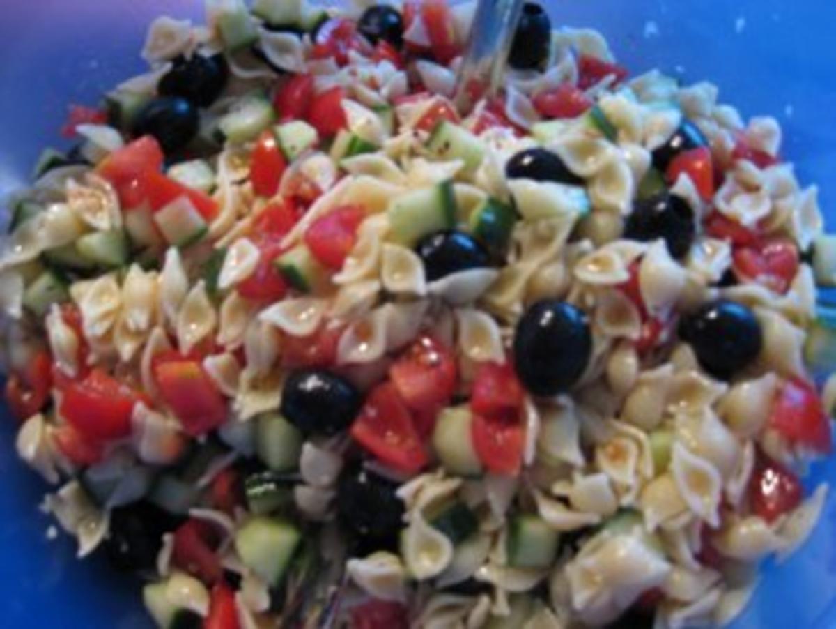 Nudelsalat mediteran - Rezept