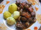 Rindergulasch mit Rotwein - Rezept