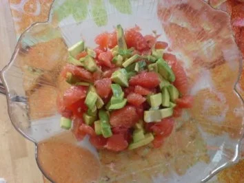 Rezept: Avocado-Grapefruit-Salat Bild Nr. 9 Avocado-Grapefruit-Salat - Rezept - Bild Nr. 9