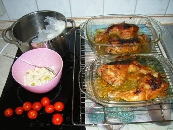 Rezept: Hähnchenkeule in golden Lackkorsage an Reis und Brandenburgischen Käsesalat Bild Nr. 5 Hähnchenkeule in golden Lackkorsage an Reis und Brandenburgischen Käsesalat - Rezept - Bild Nr. 5