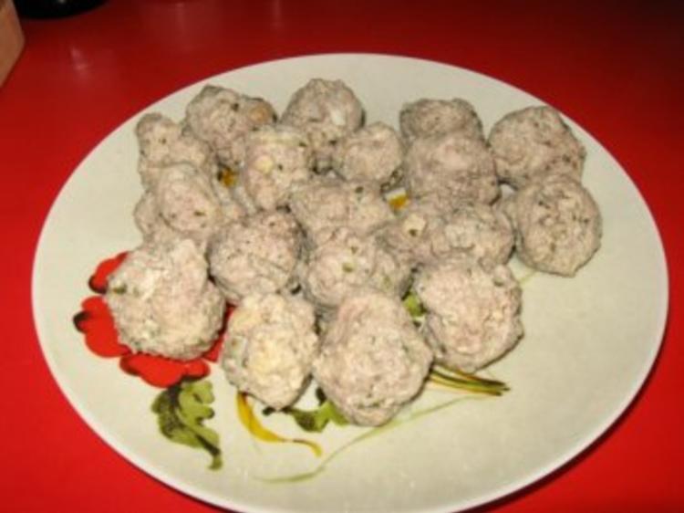 Hackklößchen als Einlage - schnell &amp; einfach - 157 kcal/100g