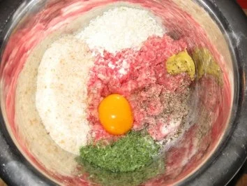 Rezept: Hackklößchen als Einlage Bild Nr. 2 Hackklößchen als Einlage - Rezept - Bild Nr. 2