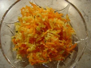 Rezept: Möhren-Weisskrautsalat Möhren-Weisskrautsalat - Rezept