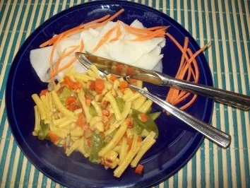 Pute mit Currysoße und Makkaroni - Rezept