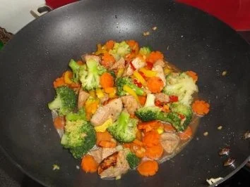 Brennender Wok (Bilder sind eingestellt) - Rezept - Bild Nr. 5
