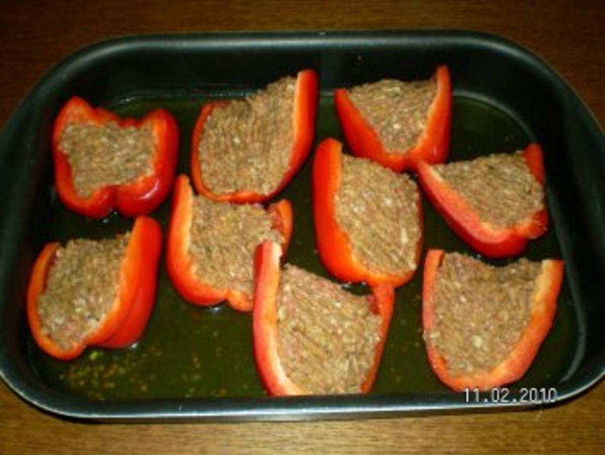 Paprika gefüllt und überbacken - Rezept