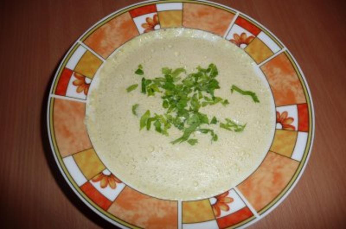 Süppchen: Sellerie-Käse-Suppe - Rezept