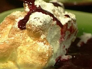Salzburger Nockerln mit schneller Fruchtsoße - Rezept