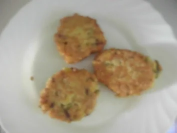 Rezept: Kartoffel-Haferflocken-Bratling mit Frühlingszwiebeln Kartoffel-Haferflocken-Bratling mit Frühlingszwiebeln - Rezept