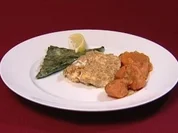 Heilbutt in Honig-Sesam-Mantel dazu Süßkartoffeln und grüne Spinat-Ravioli (Florian Simbeck) - Rezept