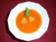 Tomatensuppe mit Herzcroutons (Cornelia Corba) - Rezept