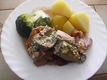 Schweine-Röllchen mit Schafskäsefüllung - Rezept