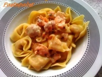 Rezept: Tortellini mit Lachs-Zitronen- Sauce Bild Nr. 4 Tortellini mit Lachs-Zitronen- Sauce - Rezept - Bild Nr. 4