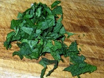 Gurken-Apfel-Salat mit Ingwer und Minze - Rezept - Bild Nr. 5