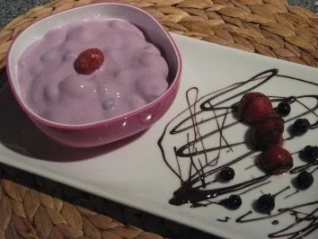 Erdbeer-Blaubeer-Créme - Rezept