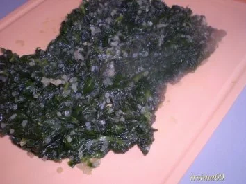 Rezept: Blätterteigpastete mit Räucherlachs und Spinat Bild Nr. 5 Blätterteigpastete mit Räucherlachs und Spinat - Rezept - Bild Nr. 5