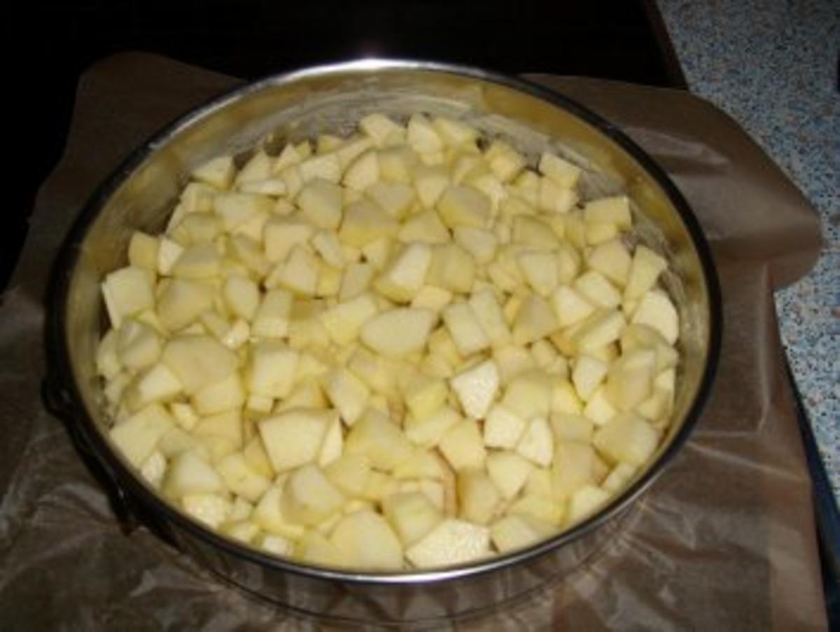 Streuselkuchen mit Apfel und Schmand - Rezept - Bild Nr. 2