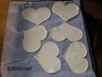 Rezept: Valentinstagsherzen mit Himbeeren Bild Nr. 4 Valentinstagsherzen mit Himbeeren - Rezept - Bild Nr. 4