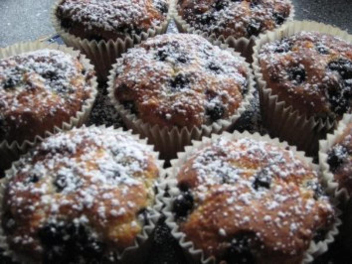 Blaubeer-Marzipan Muffins - Rezept mit Bild - kochbar.de