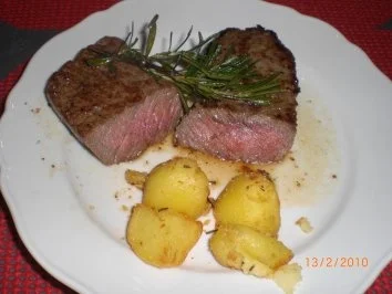 Rezept: Rumpsteak mit Rosmarinkartoffel Rumpsteak mit Rosmarinkartoffel - Rezept
