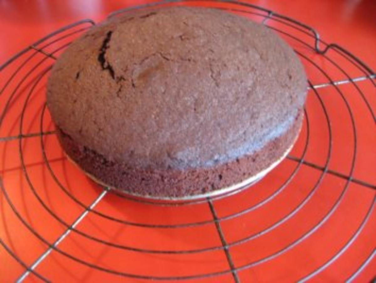 gefüllter Schokoladenkuchen für 20er Springform - Rezept - Bild Nr. 6