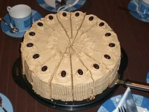 Rezept: Buttercremetorte / Mokkacremetorte Buttercremetorte / Mokkacremetorte - Rezept