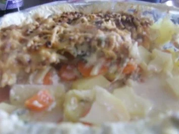 Möhren-Kartoffelgratin mit Apfelkruste - Rezept