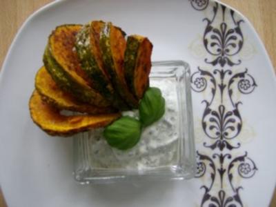 Rezept: Kürbisspalten mit Quarkdip Kürbisspalten mit Quarkdip - Rezept
