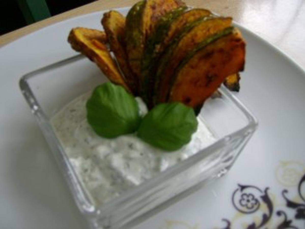 Kürbisspalten mit Quarkdip - einfach - 105 kcal/100g