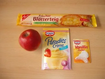 Paradiescreme mit Apfelstückchen auf Blätterteig - Rezept - Bild Nr. 2