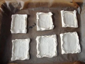 Paradiescreme mit Apfelstückchen auf Blätterteig - Rezept - Bild Nr. 6