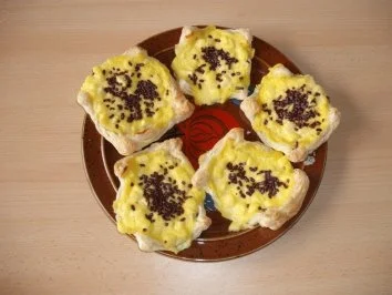 Paradiescreme mit Apfelstückchen auf Blätterteig - Rezept - Bild Nr. 8