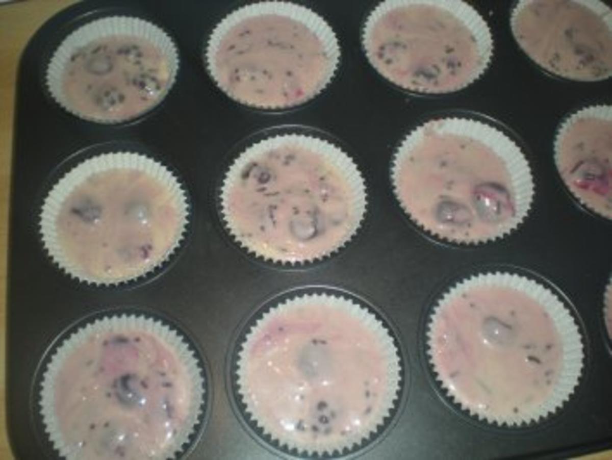 Valentinstags- Muffins ( Stracciatella- Beeren- Muffin) - Rezept - Bild Nr. 2