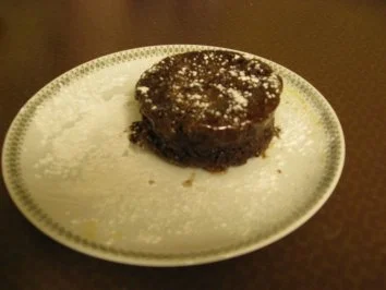 Schokoladen - soufflee.( leicht gemacht ) . - Rezept