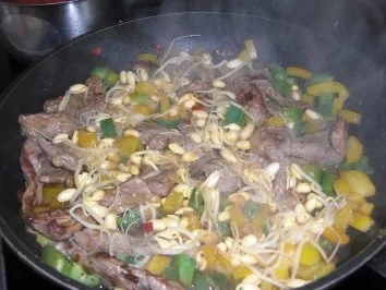 Rezept: Rindergeschnetzeltes mit Gemüse Rindergeschnetzeltes mit Gemüse - Rezept