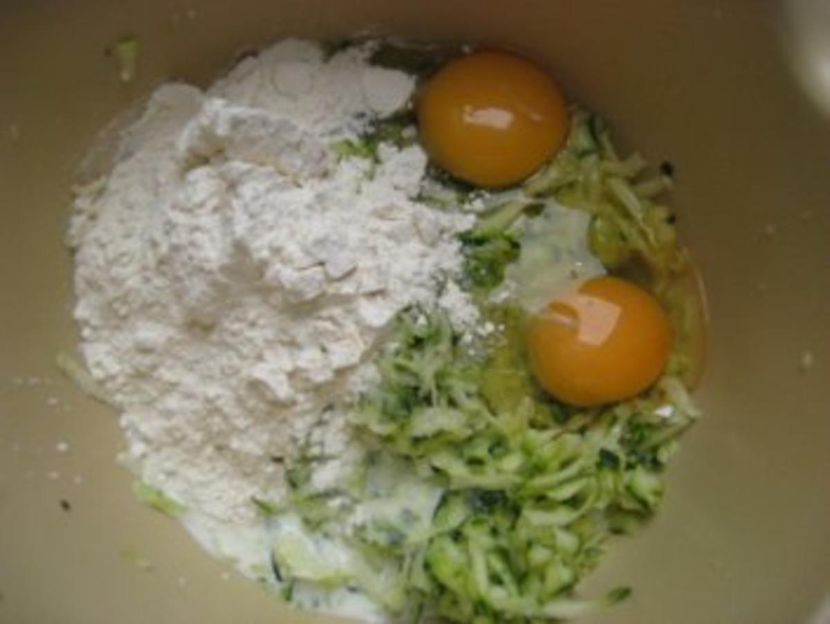 Zucchini - Pfannkuchen.( einfach und lecker ) - Rezept - Bild Nr. 3