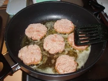 Rezept: Fleischpflanzerl Bild Nr. 4 Fleischpflanzerl - Rezept - Bild Nr. 4