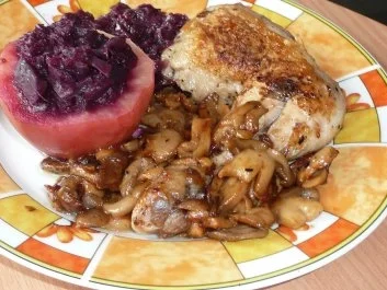 Gemüse: Rotkohl in Apfelhälften - Rezept - Bild Nr. 2